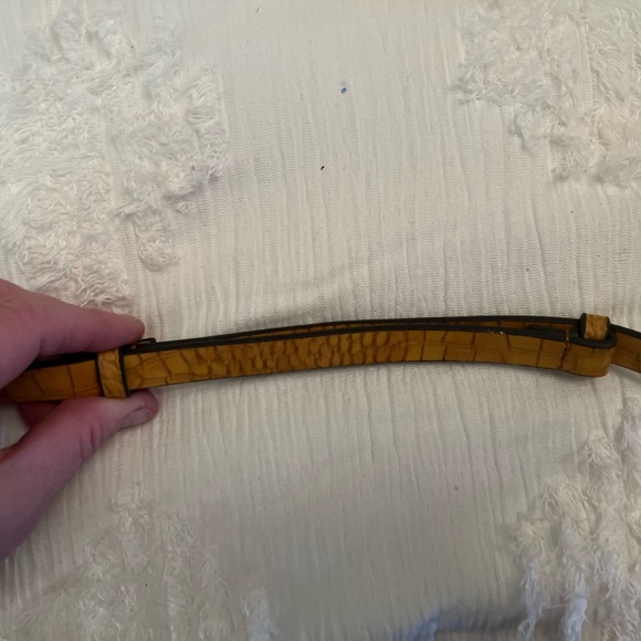 The Limited Croc Embossed Skinny Belt- Size Medium - Picture 5 of 7